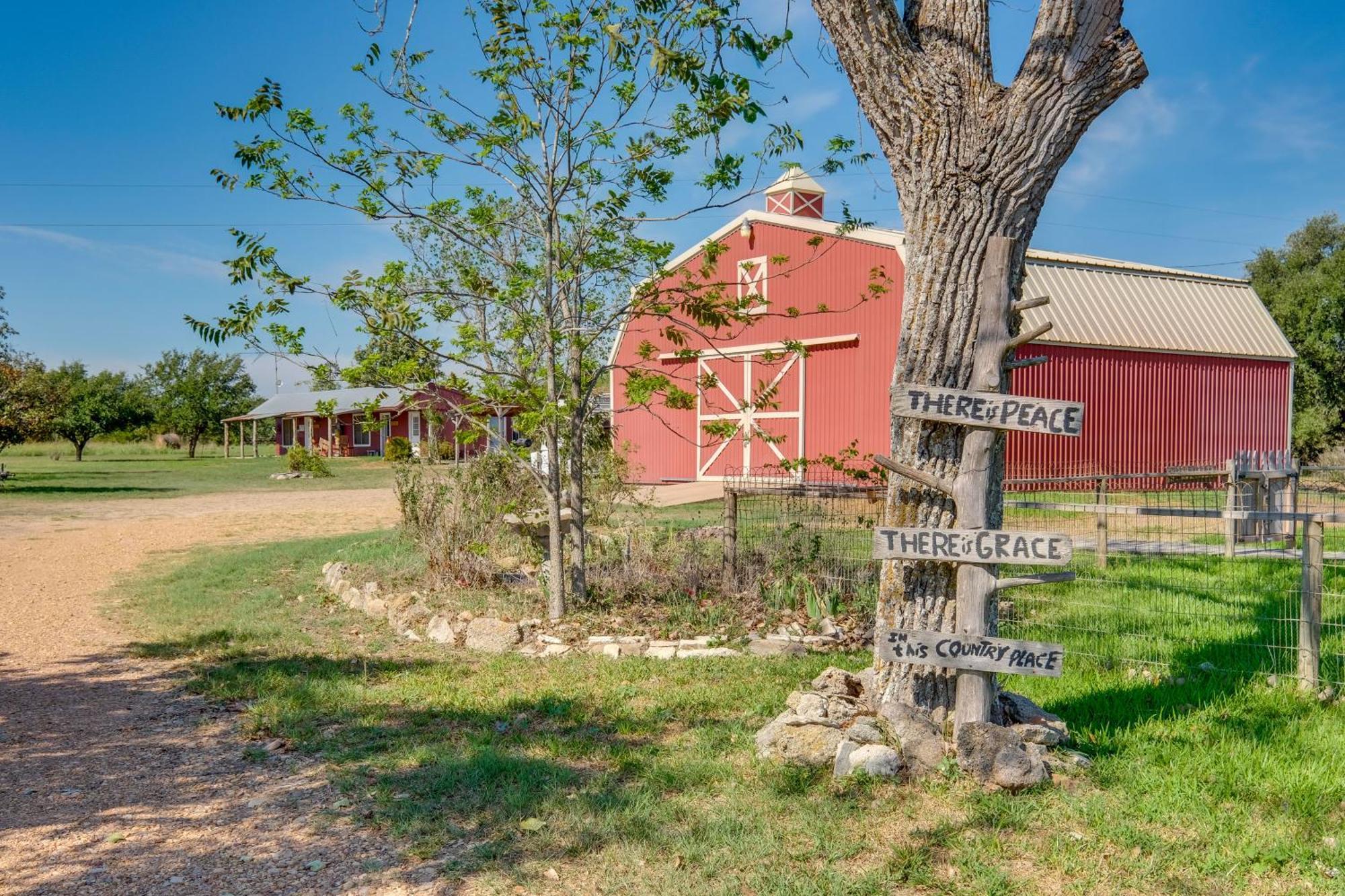 Delightful Carmine Studio On Farm Near Round Top! Ngoại thất bức ảnh